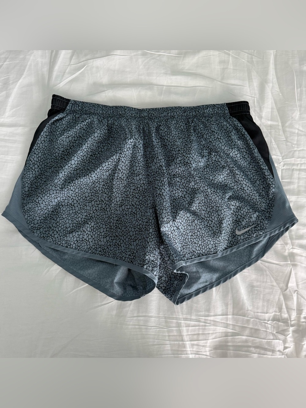 Nike Women's Gray-Black Patterned Athletic Shorts
